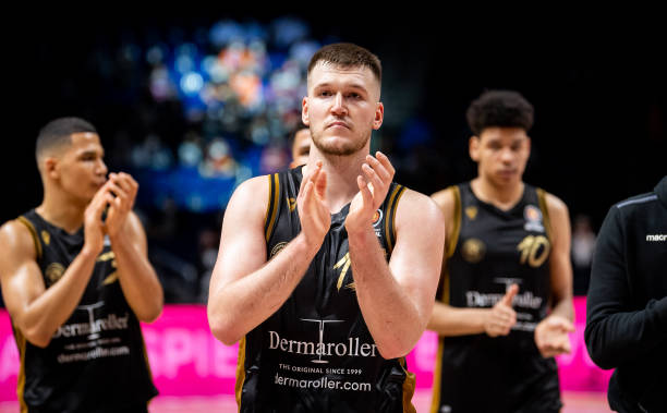 防守为傲充 防守为傲充